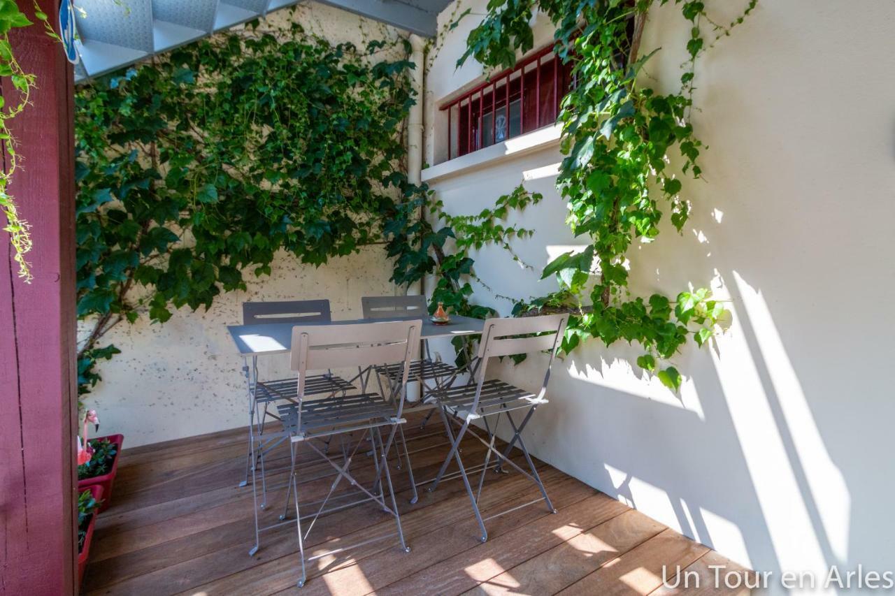 Un Tour En Arles Apartment Bagian luar foto