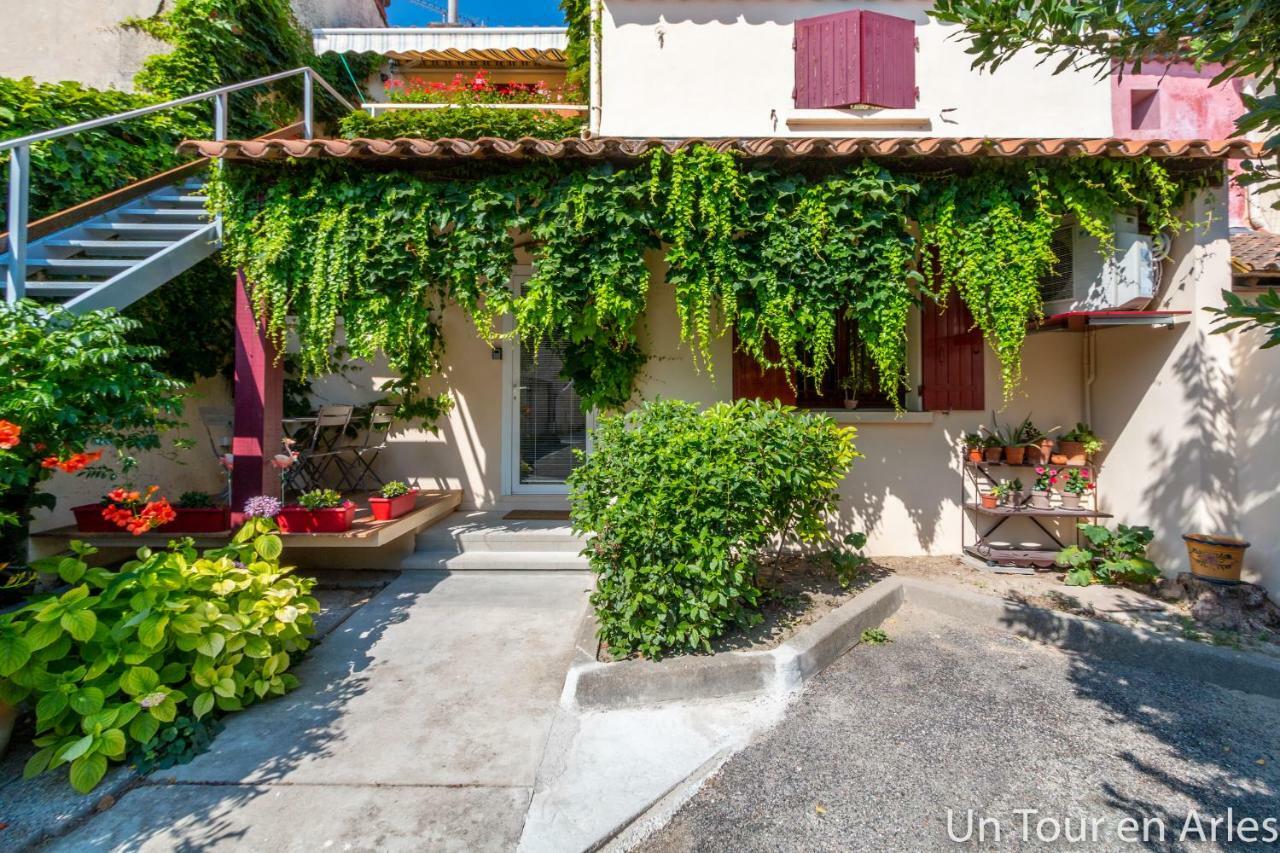 Un Tour En Arles Apartment Bagian luar foto