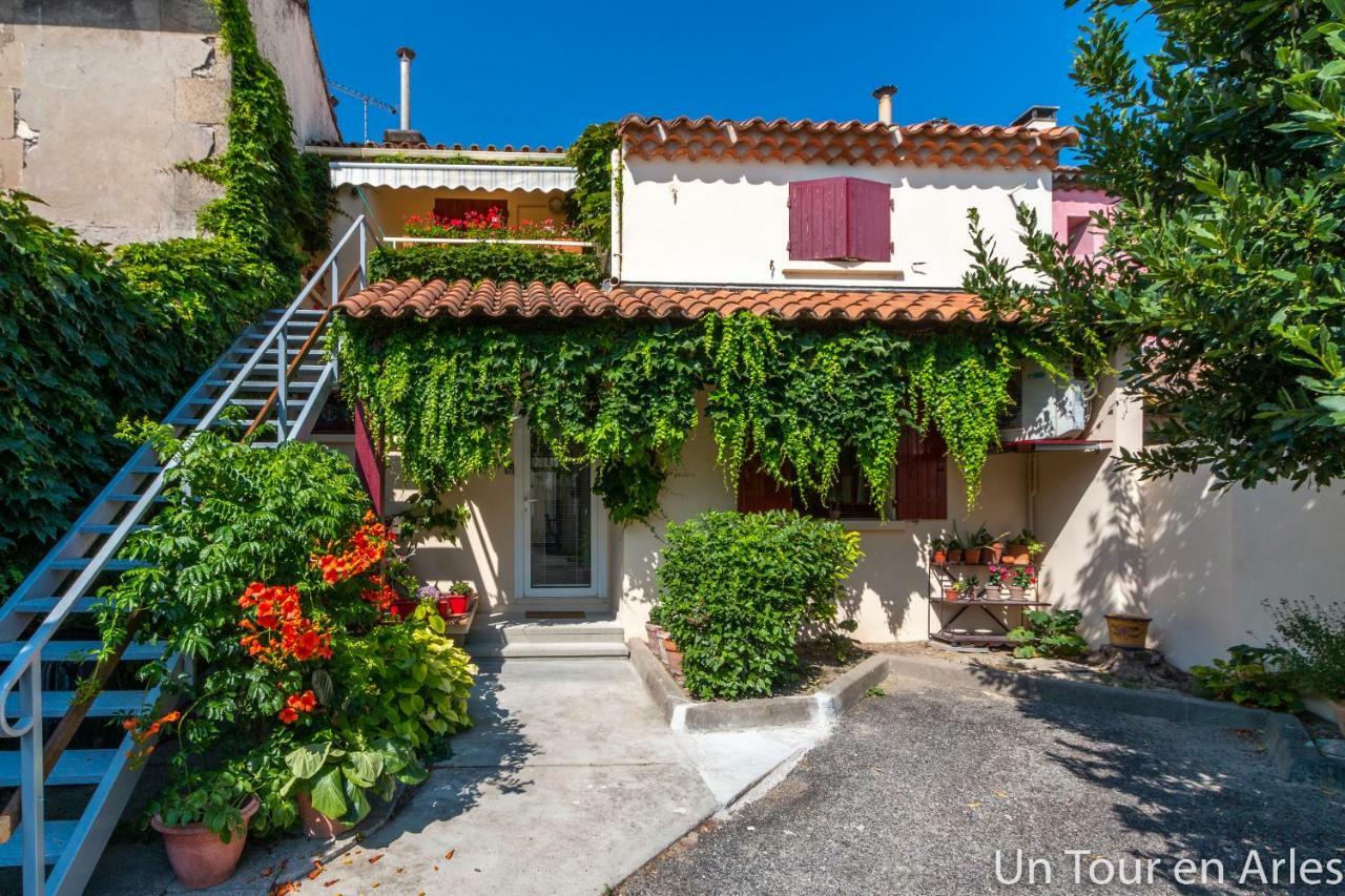 Un Tour En Arles Apartment Bagian luar foto