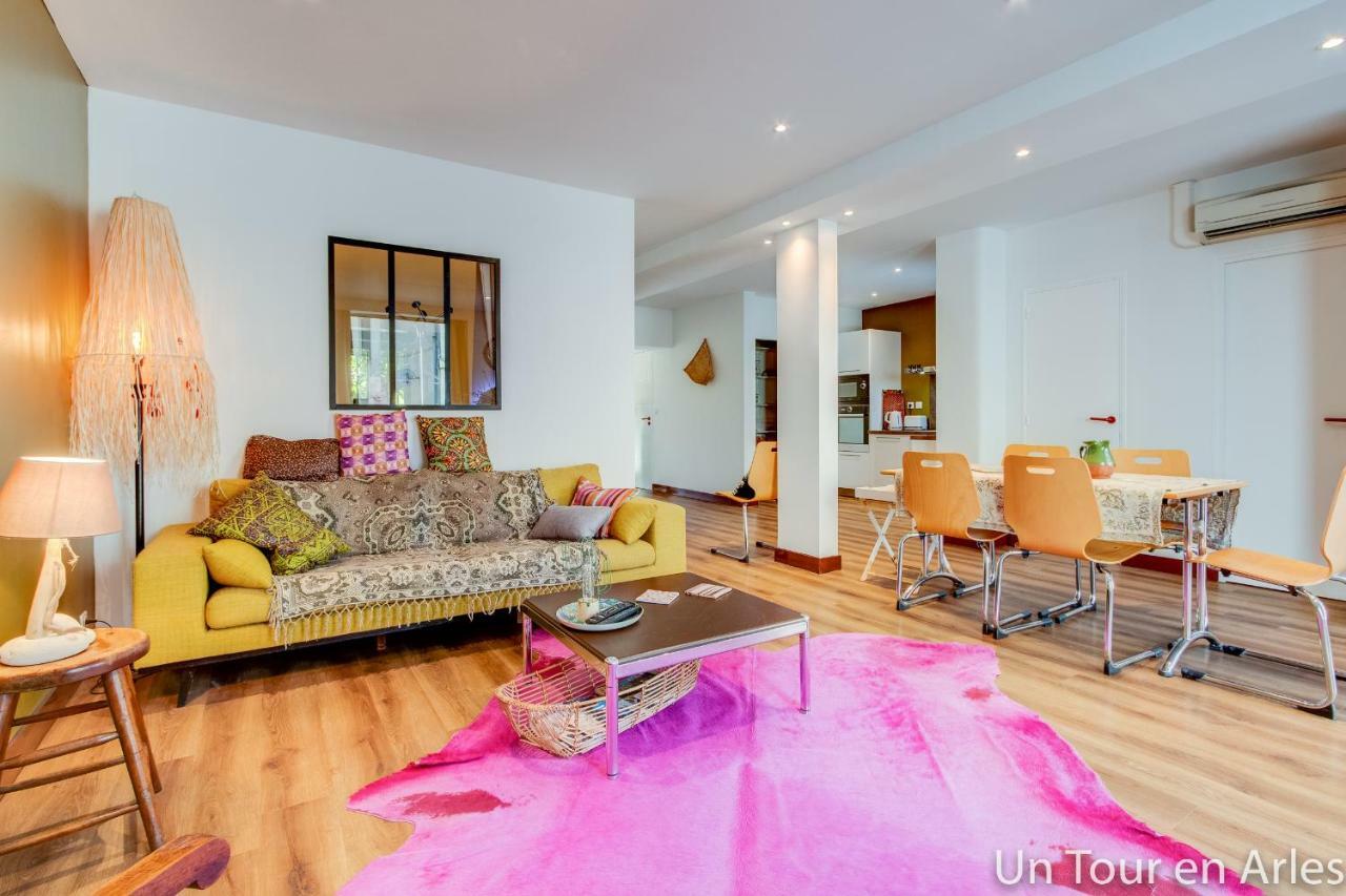 Un Tour En Arles Apartment Bagian luar foto